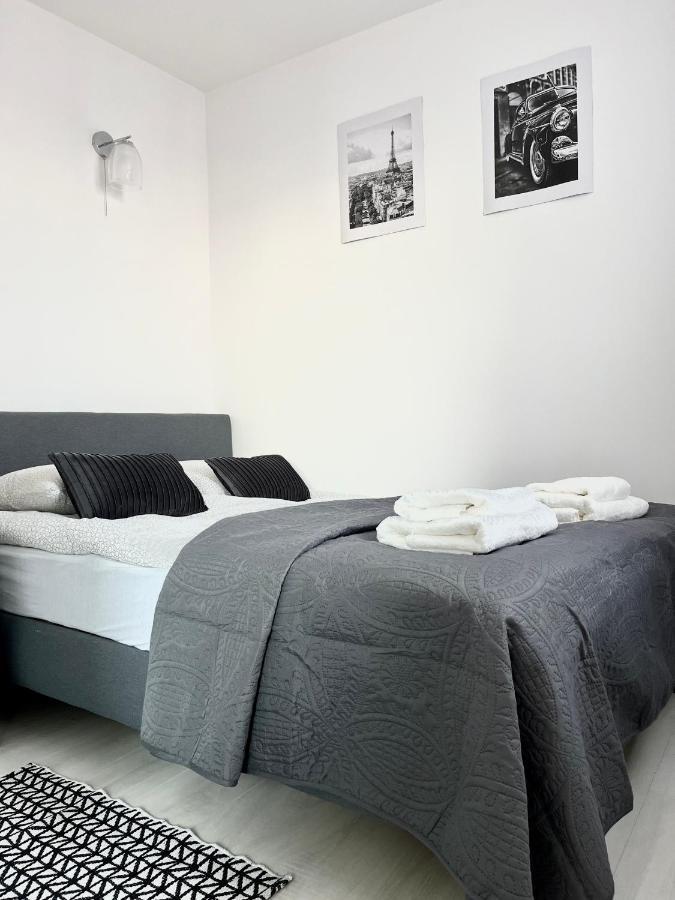 Apartamento Warsaw Inside Solec With Private Parking Exterior foto