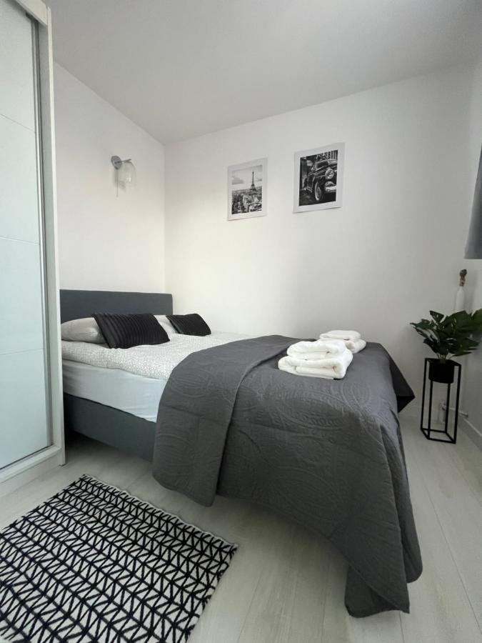 Apartamento Warsaw Inside Solec With Private Parking Exterior foto